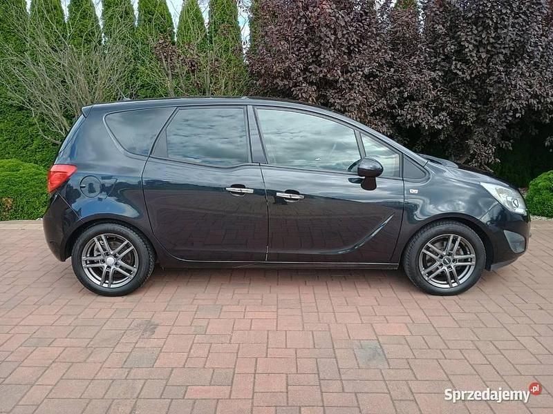 Używany Opel Meriva 2012 Czarny Minivan