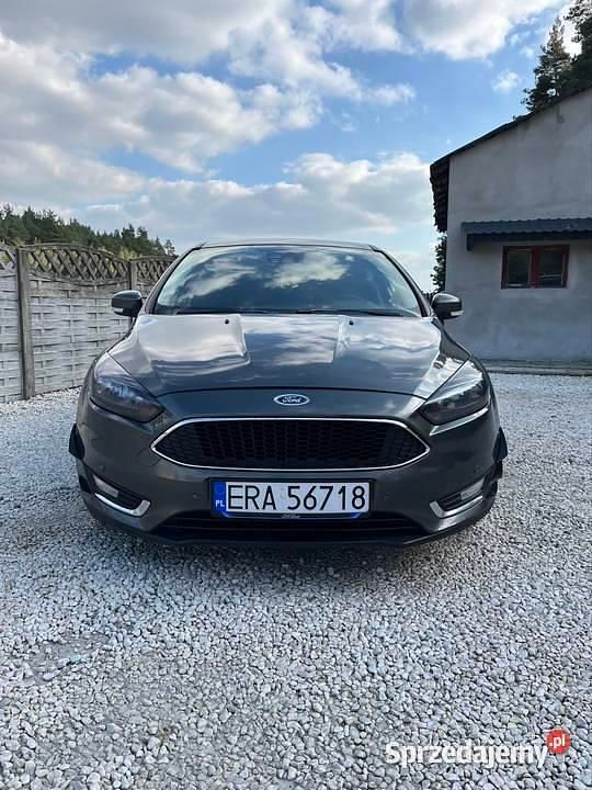 Grafitowy Używany 2016 Ford Focus Hatchback | 24 800 zł (Uczciwa cena) - Obraz 1/4