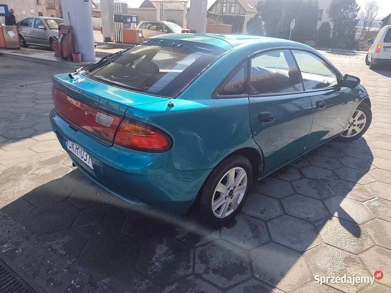 Używany Mazda 323 1994 Sedan/Limuzyna