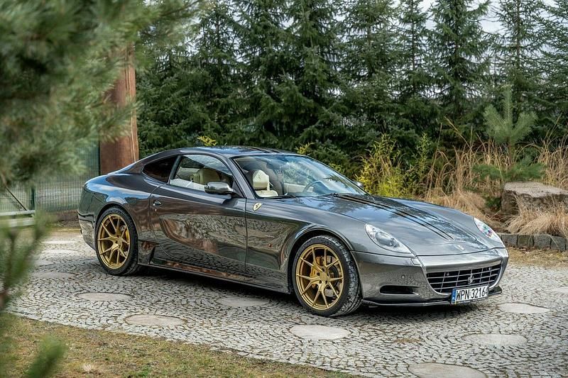 Szary (metalik) Używany 2008 Ferrari 612 Coupe | 599 777 zł - Obraz 1/4