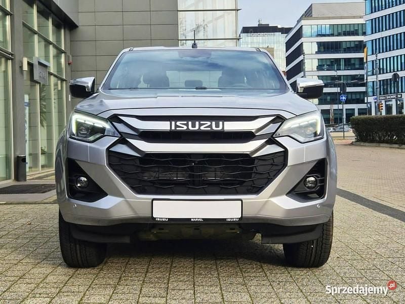 Nowe Isuzu D-Max 163 KM (119 kW) 2025 Srebrny Sedan/Limuzyna