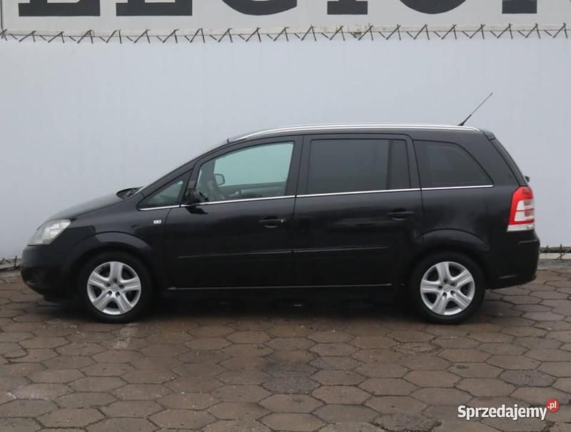 Używany Opel Zafira 140 KM (102 kW) 2009 Czarny Minivan