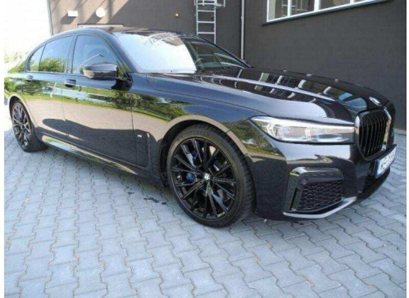 Czarny Używany 2019 BMW 730 Sedan/Limuzyna | 240 000 zł - Obraz 1/4