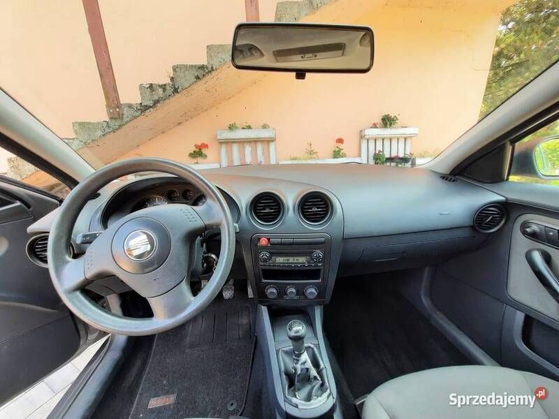 Używany Seat Ibiza 2004 Szary Hatchback