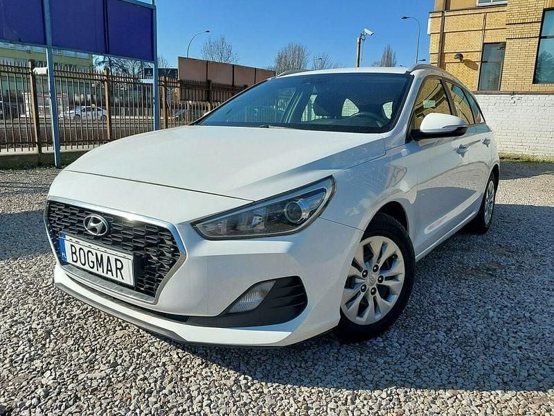 Używany Hyundai i30 116 KM (85 kW) 2018 Biały Kombi