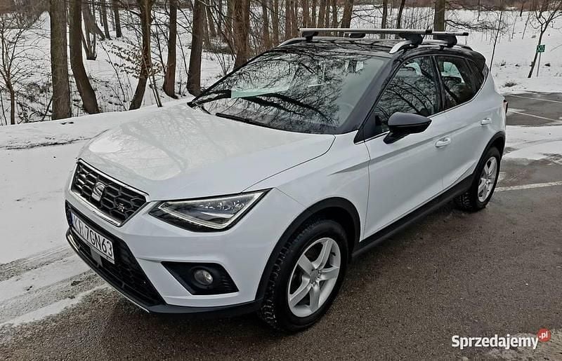 Biały Używany 2018 Seat Arona FR SUV | 49 900 zł (Uczciwa cena) - Obraz 1/4