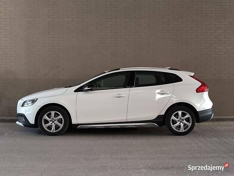 Używany Volvo V40 Momentum 2013 Biały Hatchback