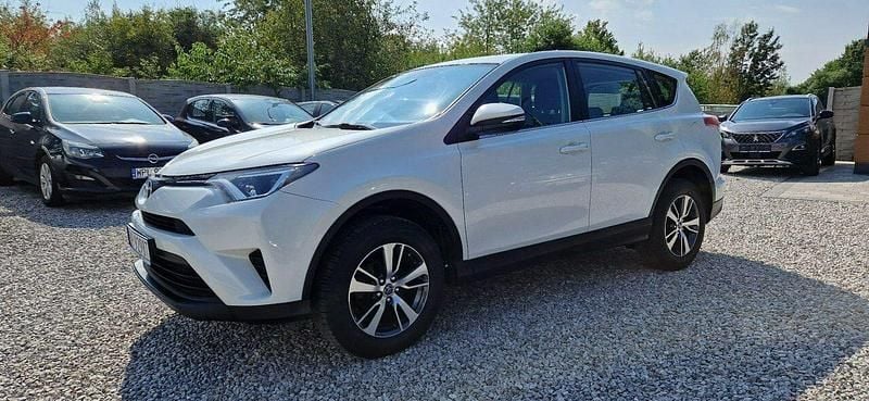 Używany Toyota RAV4 143 KM (105 kW) 2017 Biały SUV