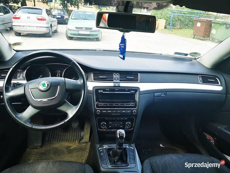 Używany Skoda Superb 160 KM (117 kW) 2011 Zielony Hatchback