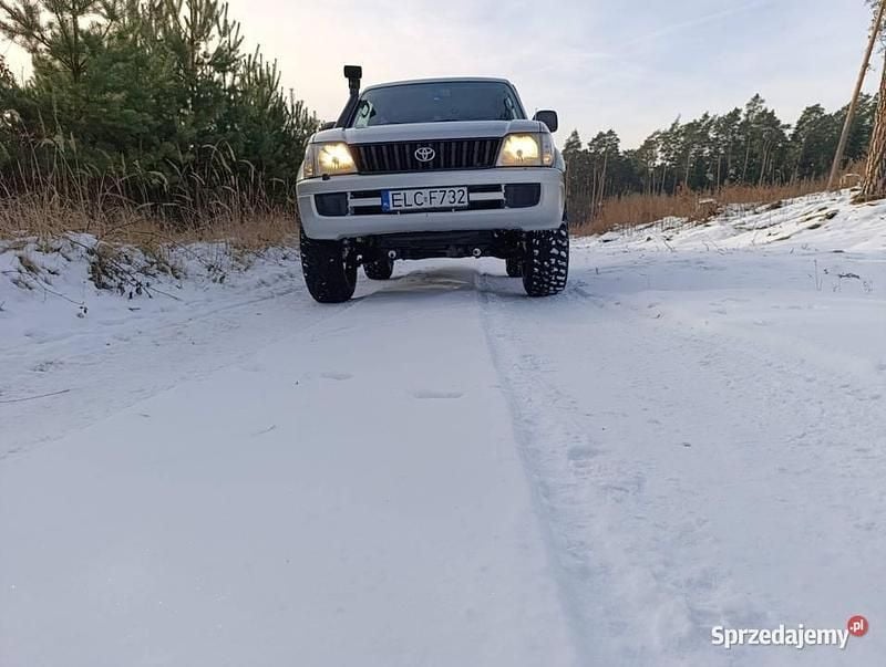 Srebrny Używany 2001 Toyota Land Cruiser SUV | 32 000 zł (Super Cena) - Obraz 1/4