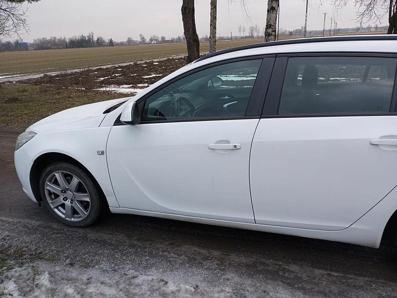 Używany Opel Insignia 2010 Biały Kombi