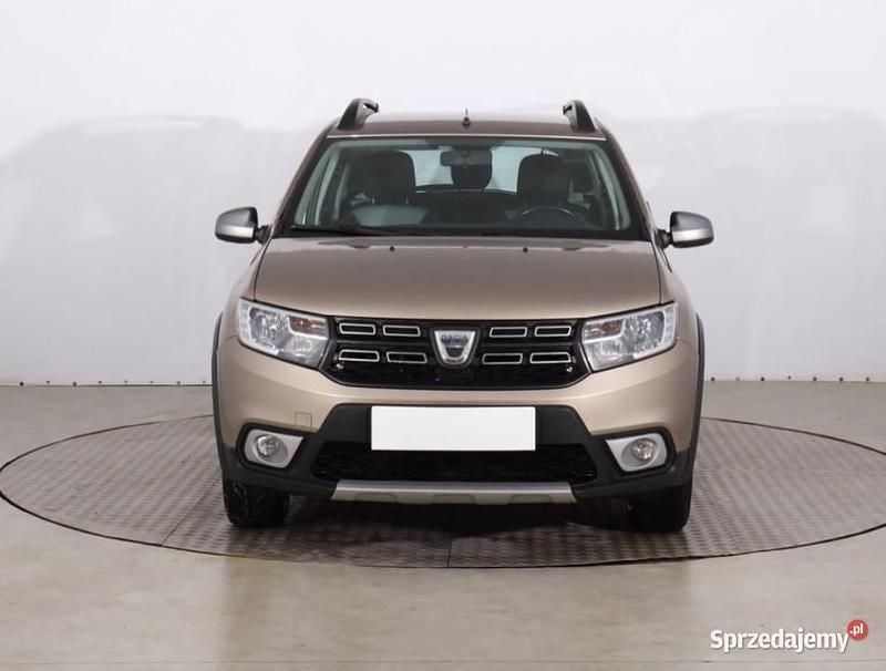 Używany Dacia Sandero 90 KM (66 kW) 2019 Beżowy Hatchback