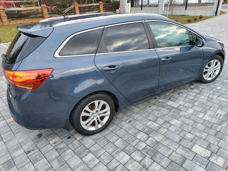 Używany Kia Ceed 135 KM (99 kW) 2012 Szary (metalik) Hatchback