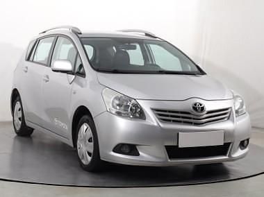 Używany Toyota Verso 126 KM (92 kW) 2009 Srebrny Minivan