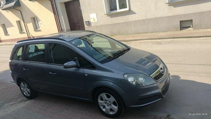 Używany Opel Zafira 2005 Szary Minivan