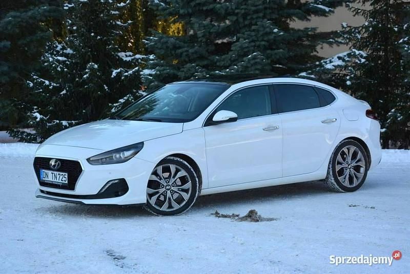 Używany Hyundai i30 Premium 140 KM (102 kW) 2018 Biały Hatchback