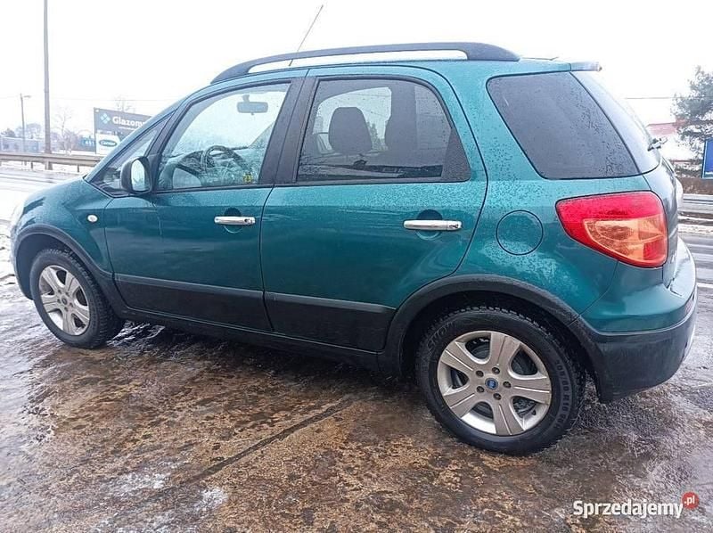 Używany Fiat Sedici 107 KM (78 kW) 2007 Zielony SUV