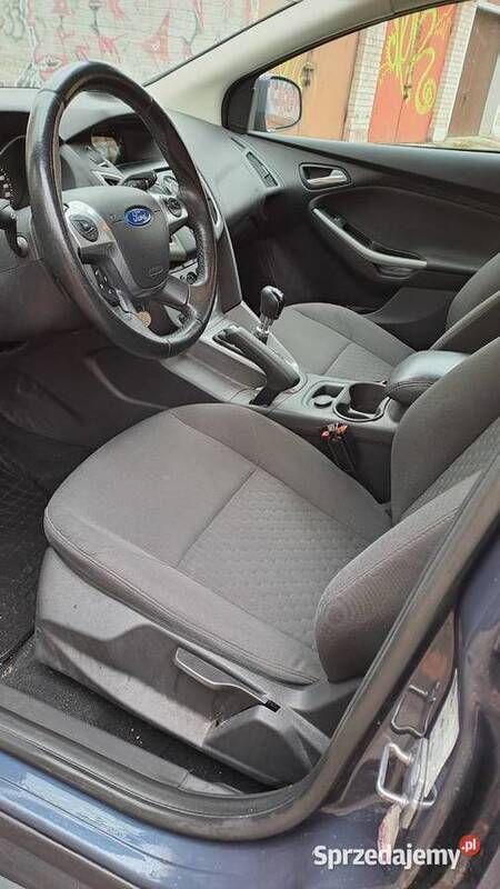 Używany Ford Focus 2014 Grafitowy Hatchback