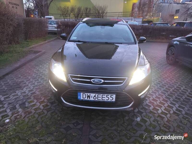 Czarny Używany 2014 Ford Mondeo Kombi | 30 000 zł (Uczciwa cena) - Obraz 1/4