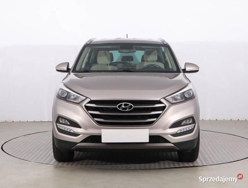 Beżowy Używany 2015 Hyundai Tucson SUV | 56 999 zł (Uczciwa cena) - Obraz 1/4