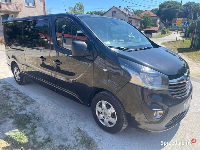 Czarny Używany 2017 Opel Vivaro Van | 60 000 zł (Uczciwa cena) - Obraz 1/4
