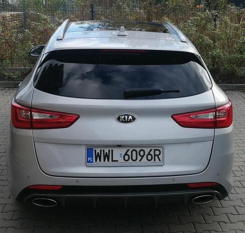 Srebrny Używany 2018 Kia Optima GT-Line Kombi | 71 000 zł - Obraz 1/4