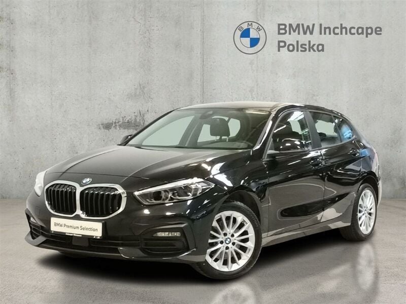Czarny szafir metalizowany Używany 2024 BMW 118 Advantage Hatchback | 119 900 zł (Dość drogi) - Obraz 1/3