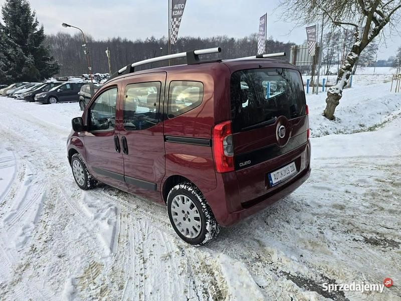 Używany Fiat Qubo Trekking 78 KM (57 kW) 2016 Bordowy Minivan
