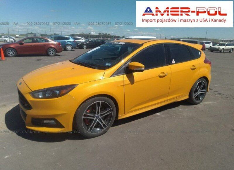 Żółty Używany 2016 Ford Focus Hatchback | 49 000 zł - Obraz 1/4