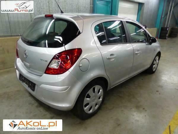Używany Opel Corsa 95 KM (69 kW) 2010 Srebrny Hatchback