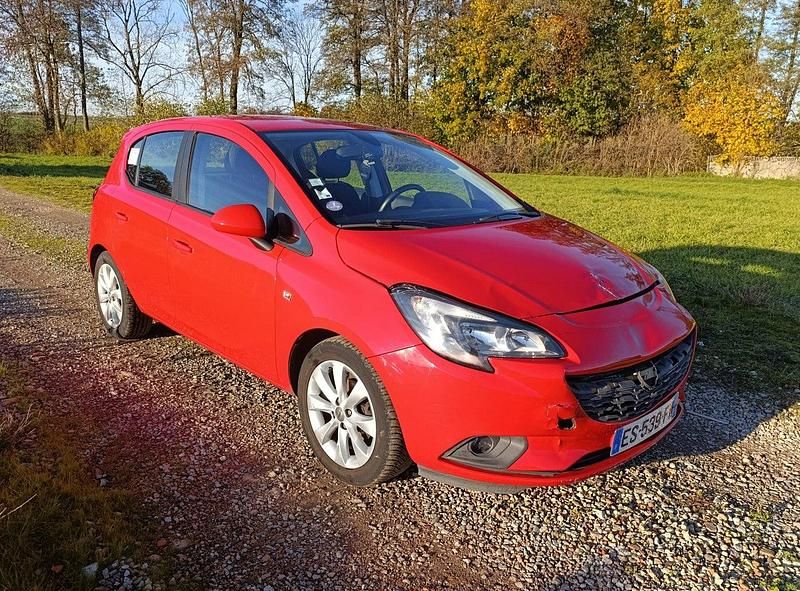 Czerwony Używany 2017 Opel Corsa Hatchback | 16 999 zł - Obraz 1/4