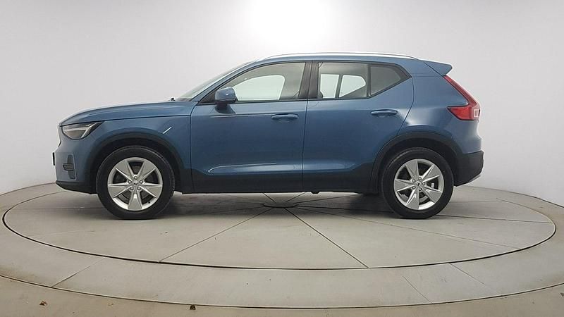 Używany Volvo XC40 Core 163 KM (119 kW) 2022 Niebieski SUV