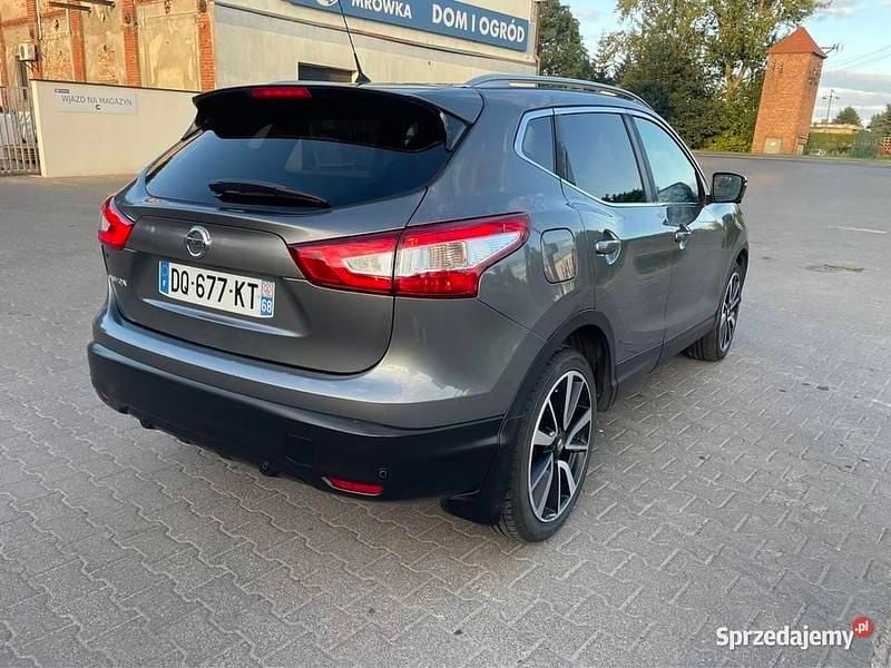 Używany Nissan Qashqai 2015 Srebrny SUV
