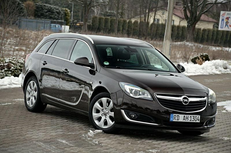 Używany Opel Insignia 170 KM (125 kW) 2016 Brązowy (metalik) Kombi