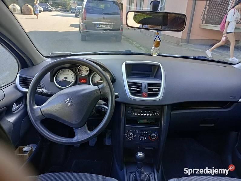 Srebrny Używany 2010 Peugeot 207 Hatchback | 11 900 zł - Obraz 1/4