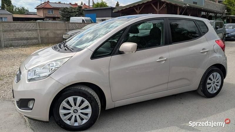Beżowy Używany 2011 Kia Venga 2 Hatchback | 18 999 zł (Uczciwa cena) - Obraz 1/4