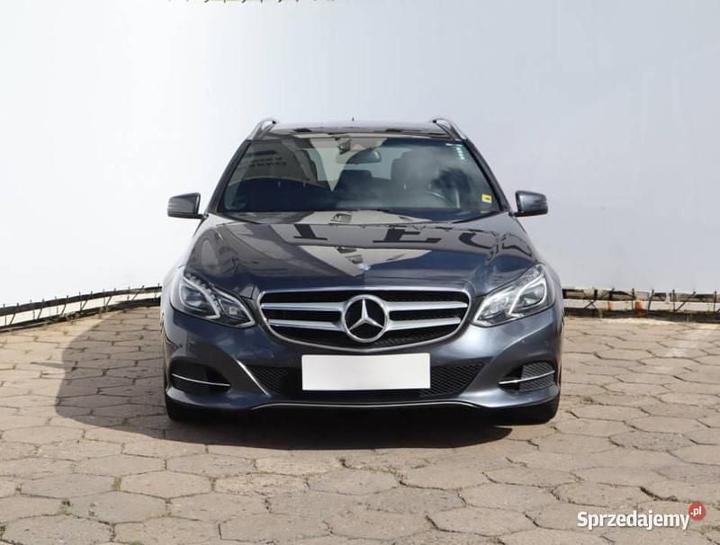 Szary Używany 2015 Mercedes E250 Kombi | 67 999 zł - Obraz 1/4