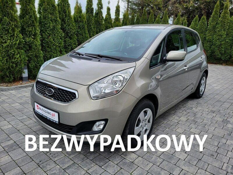 Używany Kia Venga 90 KM (66 kW) 2012 Złoty (metalik) Hatchback