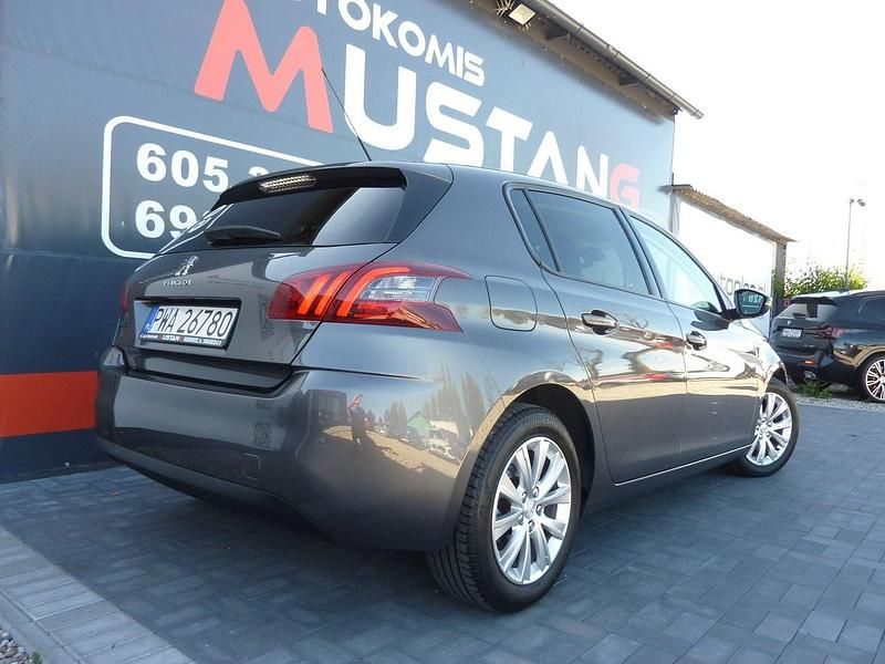 Używany Peugeot 308 Style 131 KM (96 kW) 2019 Grafitowy (metalik) Hatchback
