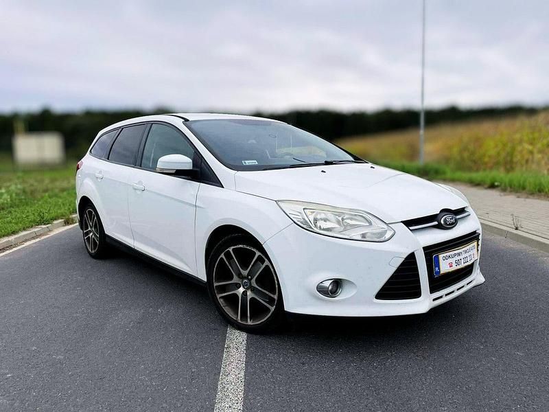 Biały Używany 2011 Ford Focus Kombi | 12 000 zł (Drogi) - Obraz 1/4