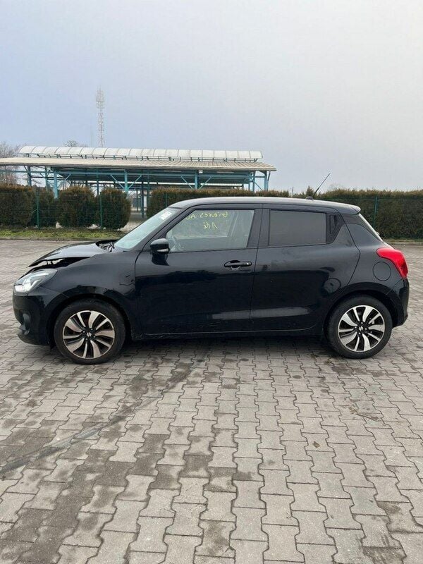 Używany Suzuki Swift 90 KM (66 kW) 2018 Czarny Hatchback
