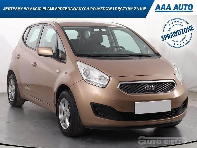 Używany Kia Venga 90 KM (66 kW) 2010 Złoty Hatchback