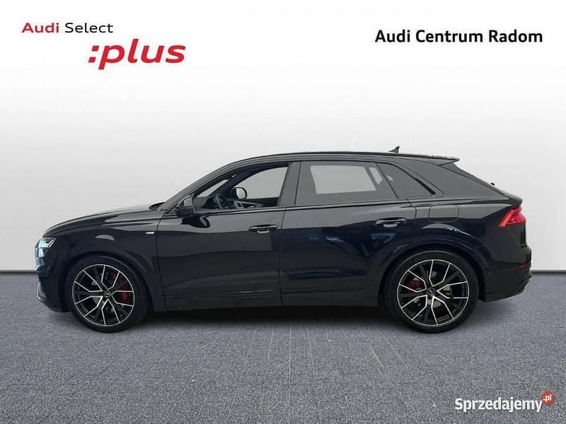 Czarny Używany 2021 Audi Q8 S-Line SUV | 329 980 zł - Obraz 1/4