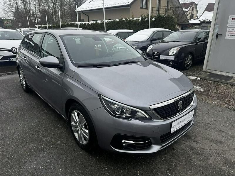 Używany Peugeot 308 SW 130 KM (95 kW) 2020 Niebieski Kombi