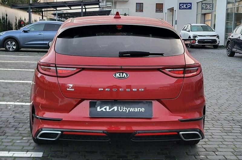 Używany Kia ProCeed GT-Line 140 KM (102 kW) 2019 Czerwony Hatchback