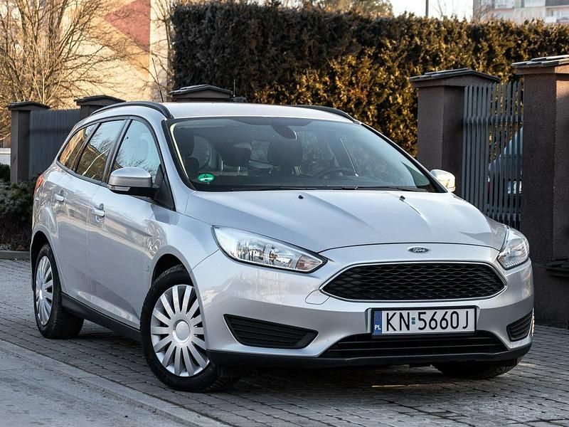 Używany Ford Focus 120 KM (88 kW) 2014 Srebrny Kombi