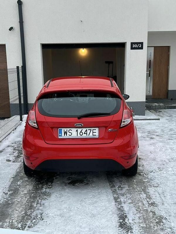 Używany Ford Fiesta 2014 Czerwony Hatchback