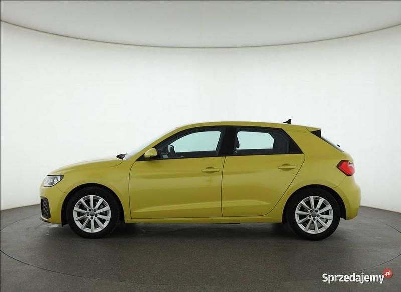 Używany Audi A1 2020 Żółty Hatchback