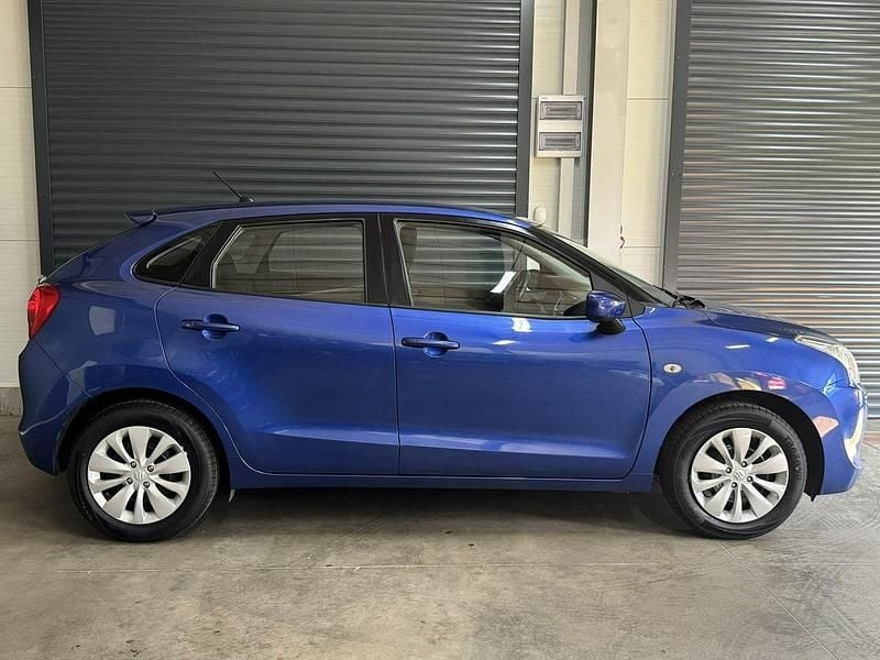 Używany Suzuki Baleno 90 KM (66 kW) 2017 Niebieski ciemny (metalik, perła) SUV