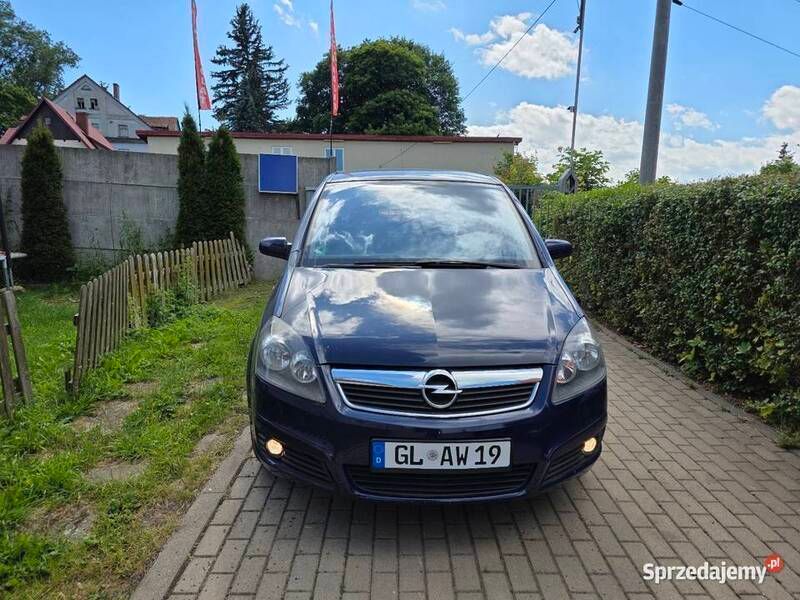 Używany 2006 Opel Zafira Minivan | 10 999 zł - Obraz 1/4
